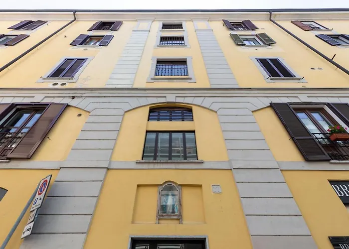 Forcella Fashion District Mediolan